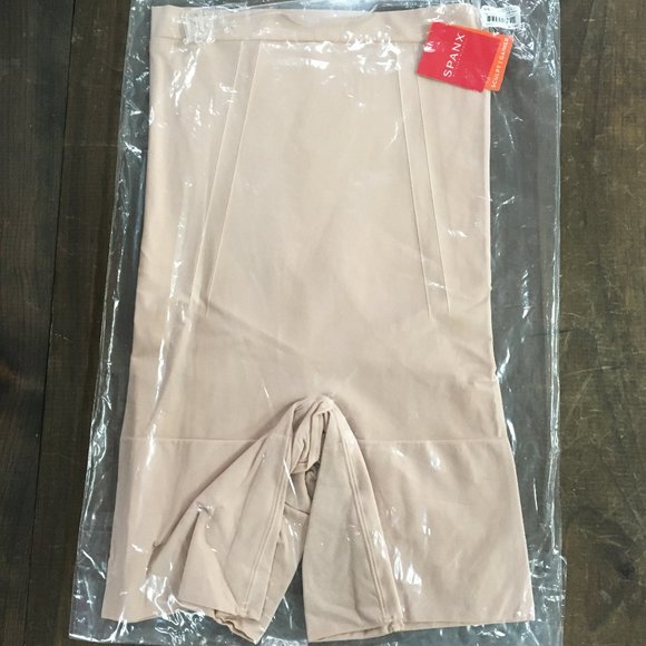 SPANX High Waisted Mid Thigh Short Bodysuit - Picture 14 of 16